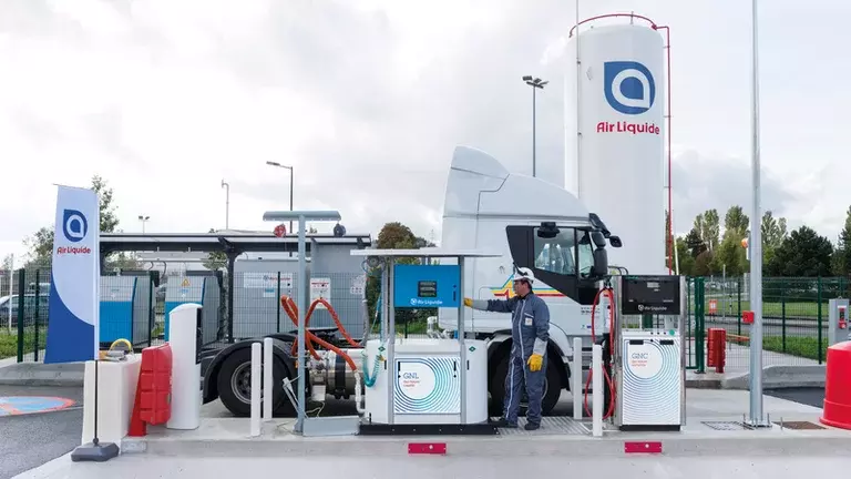 Natural Gas for Vehicles (NGV) station, in Duttlenheim, France 10.16 